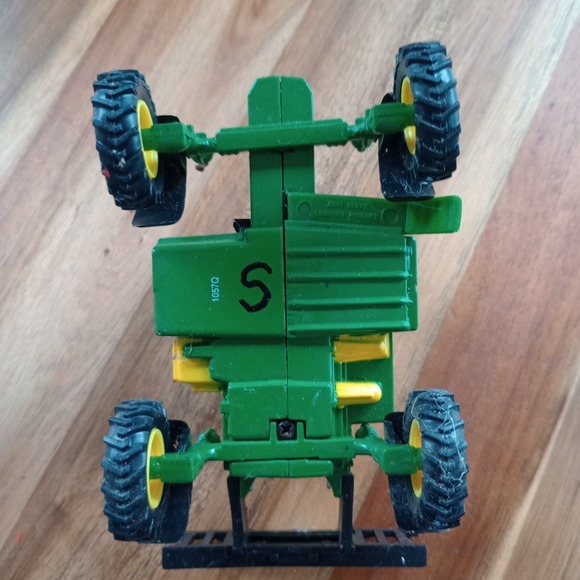 ERTL John Deere‎ 4700 Tractor Sprayer Metal Diecast Farm Country Diecast Toy - Picture 7 of 9